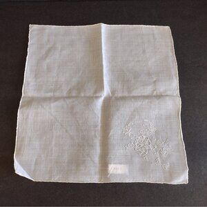 Vintage Hankie Hankerchief 100% Linen Handrolled & Hemmed Embroidered Butterfly